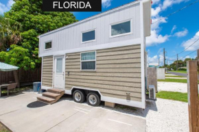 Tiny House - Pelican